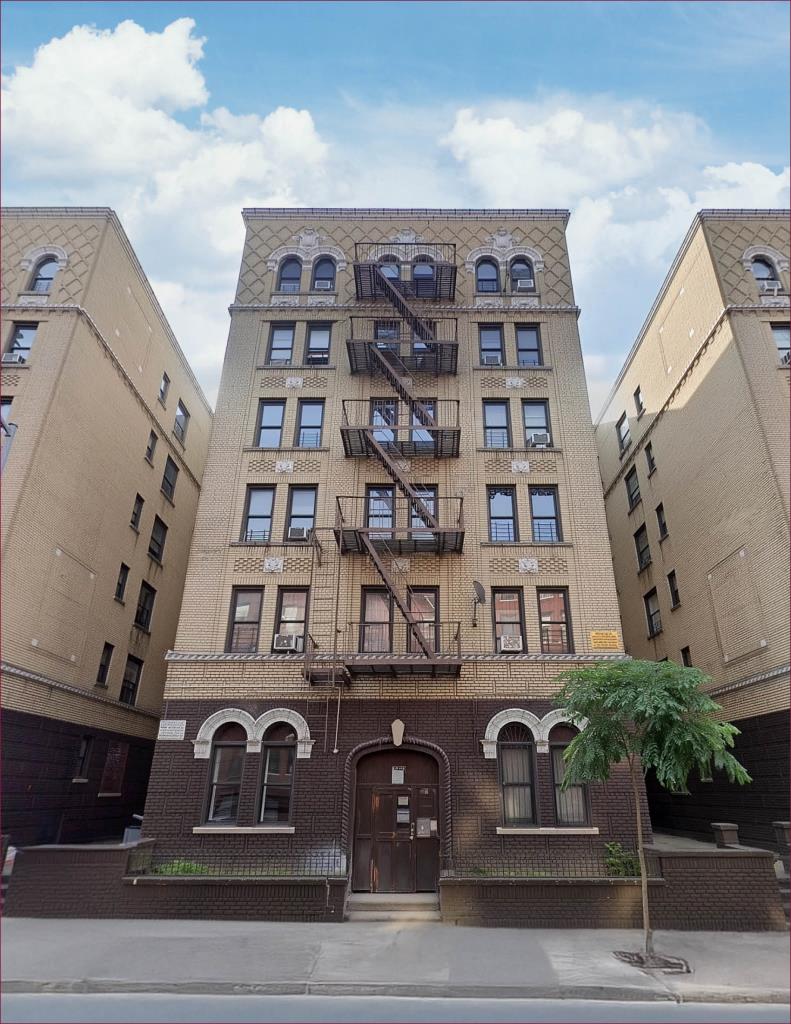 Lender REO Sale | 2710 Morris Avenue